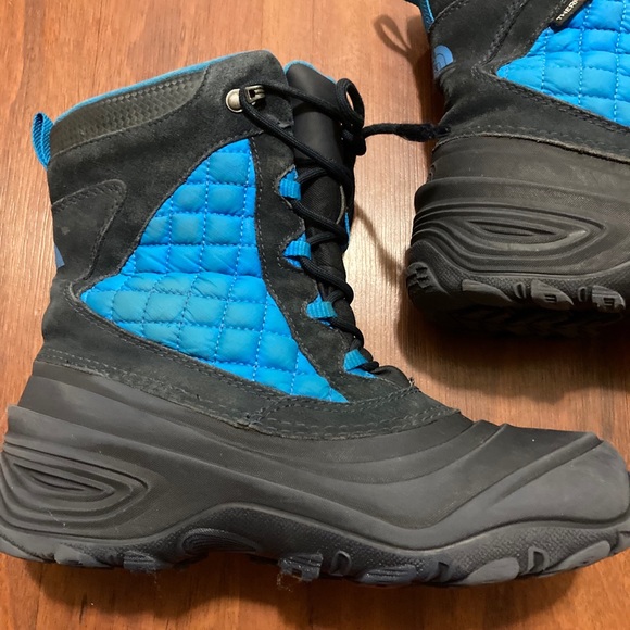 The north face black and blue winter boots size 6 - Picture 3 of 9